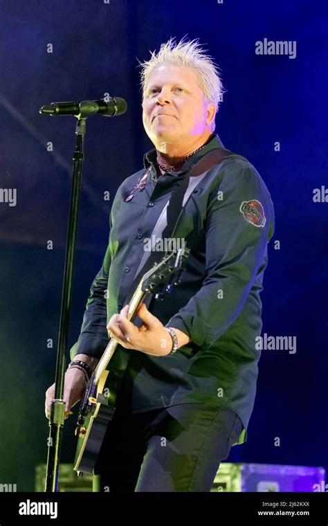 dexter holland weight loss|Dr. Dexter Holland, Offspring Singer Is Now an HIV Scientist .